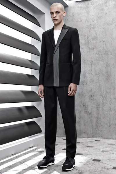 Look 19